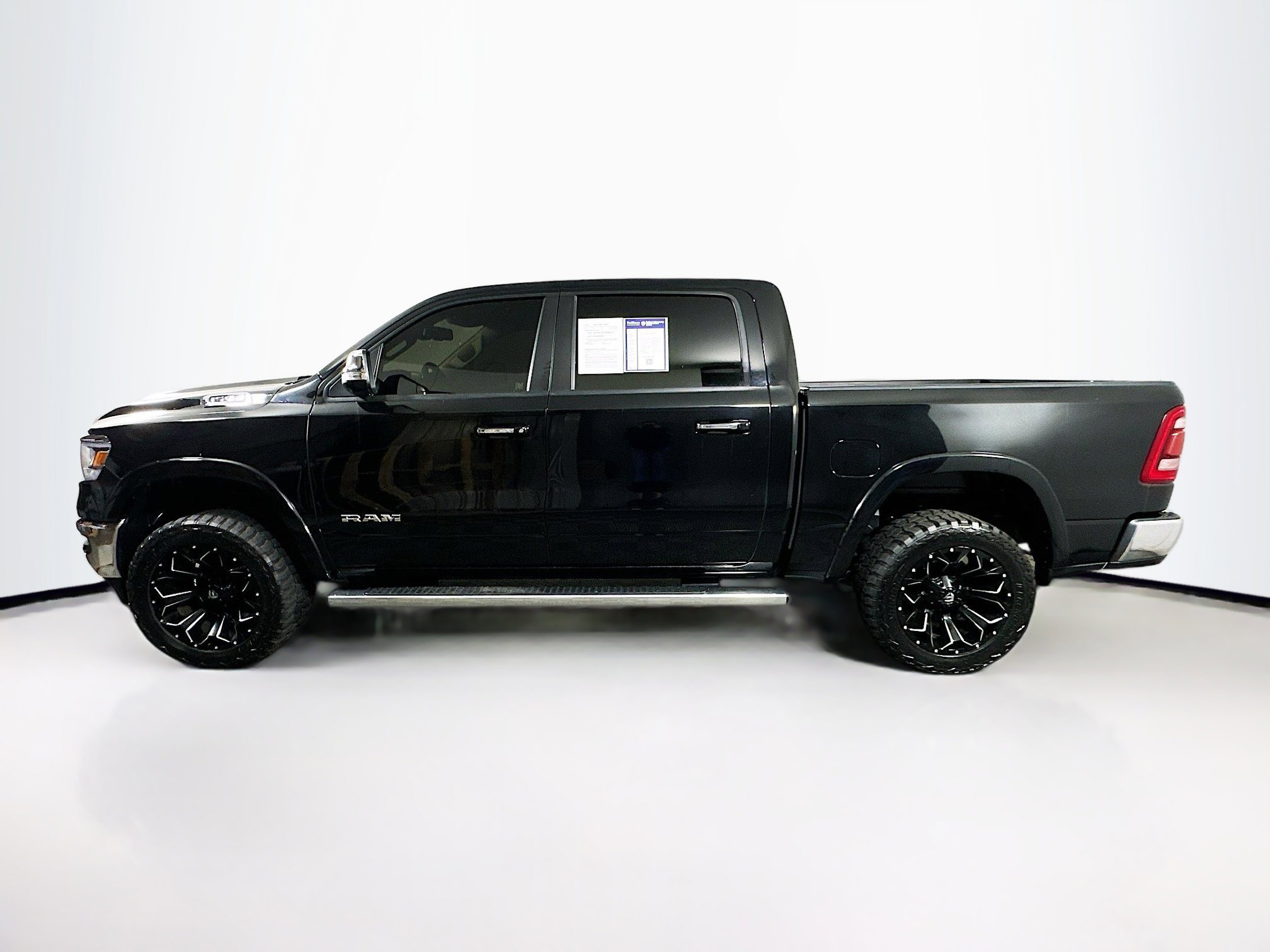 2019 Ram 1500 Laramie photo 4