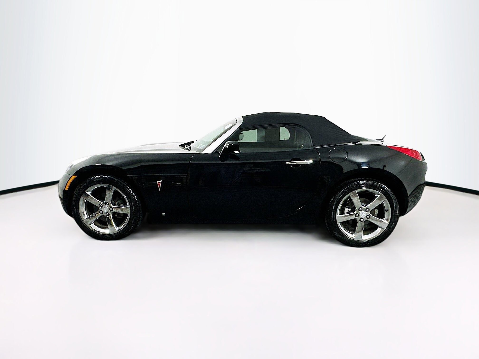 2007 Pontiac Solstice Base Convertible photo 4