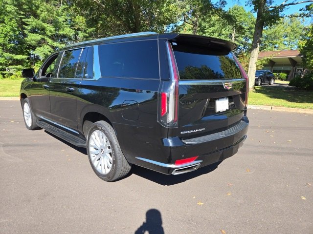 2024 Cadillac Escalade ESV Luxury photo 4