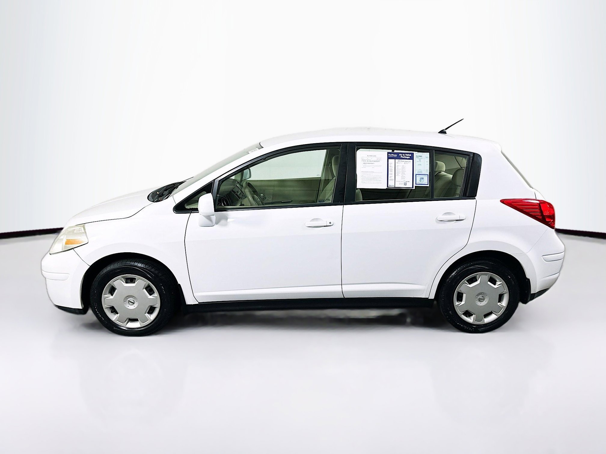 2007 Nissan Versa 1.8 S photo 3