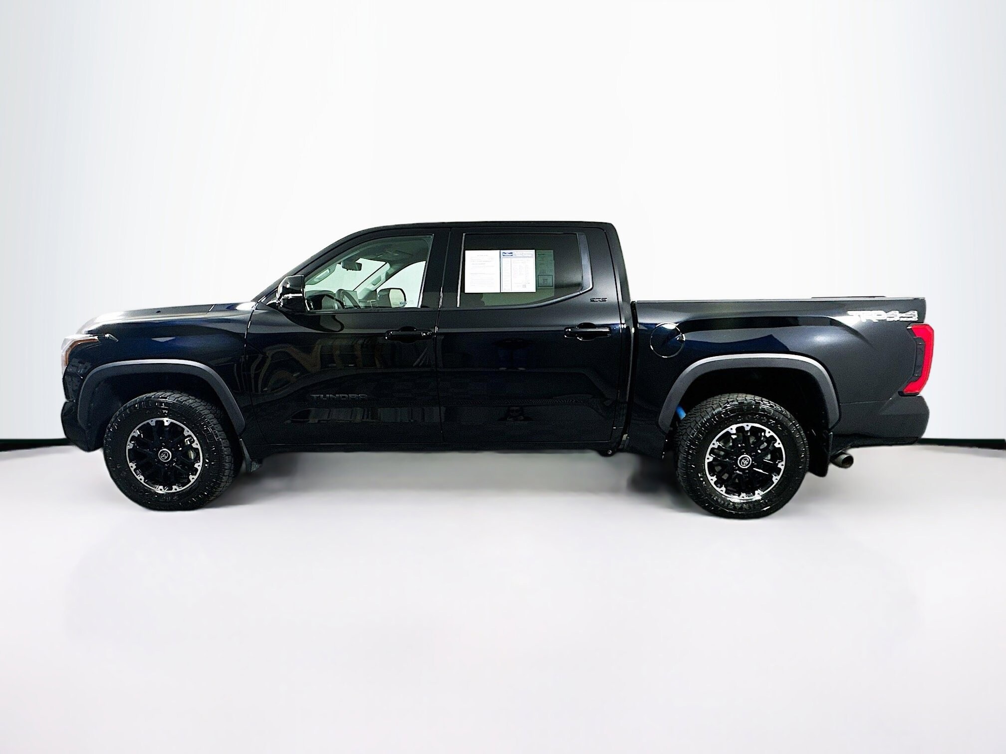 2022 Toyota Tundra SR5 photo 3