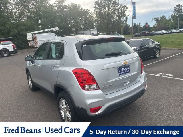 2018 Chevrolet Trax LS photo 2