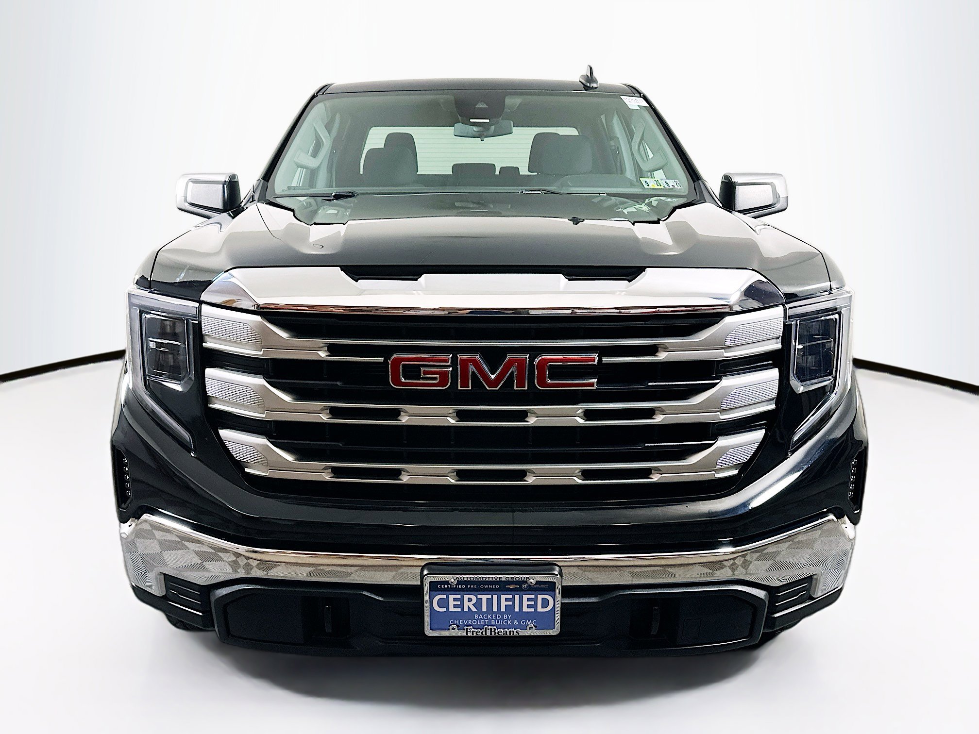 2022 Gmc Sierra 1500 SLE photo 2