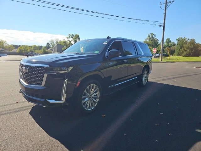 2024 Cadillac Escalade ESV Luxury photo 3