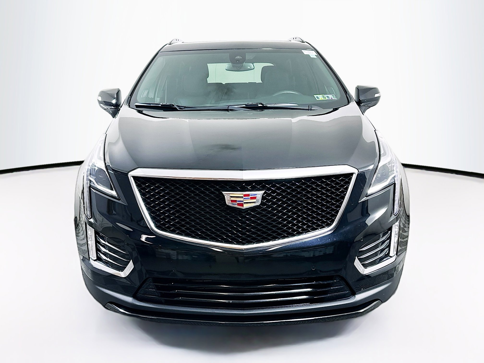 2023 Cadillac XT5 Sport photo 2