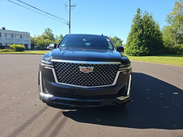 2024 Cadillac Escalade ESV Luxury photo 2