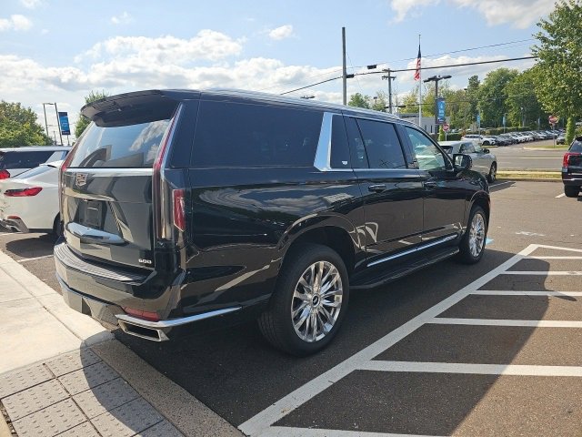 2023 Cadillac Escalade ESV Premium Luxury photo 3