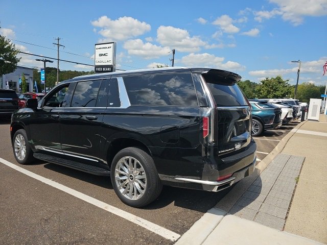 2023 Cadillac Escalade ESV Premium Luxury photo 2