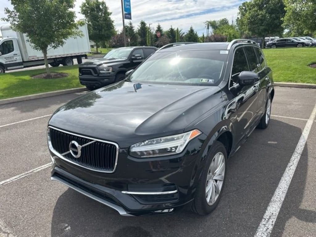 Used 2016 Volvo XC90 T6 Momentum SUV