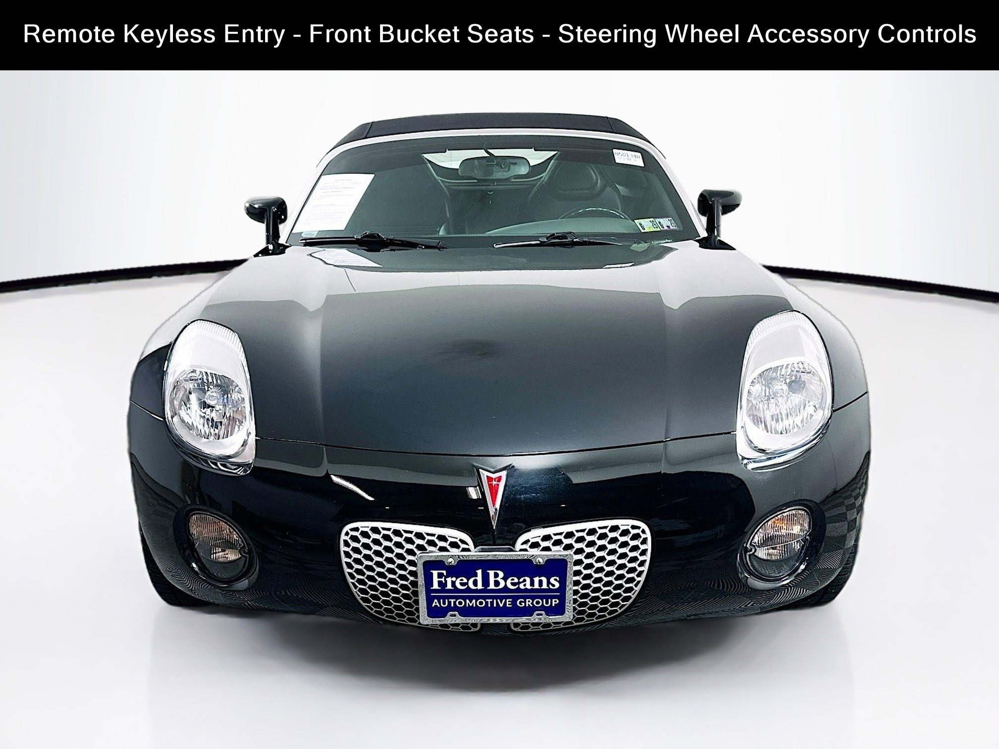 2007 Pontiac Solstice Base Convertible photo 2