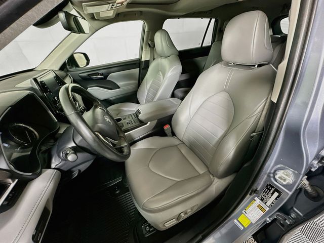 2022 Toyota Highlander XLE - Photo 25