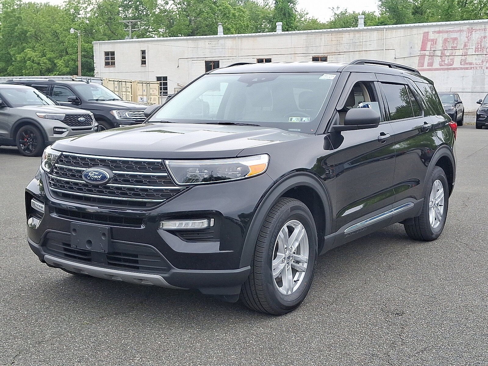 2022 Ford Explorer XLT photo 2