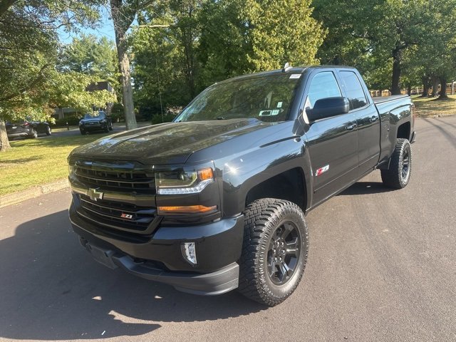 2018 Chevrolet Silverado 1500 LT photo 3