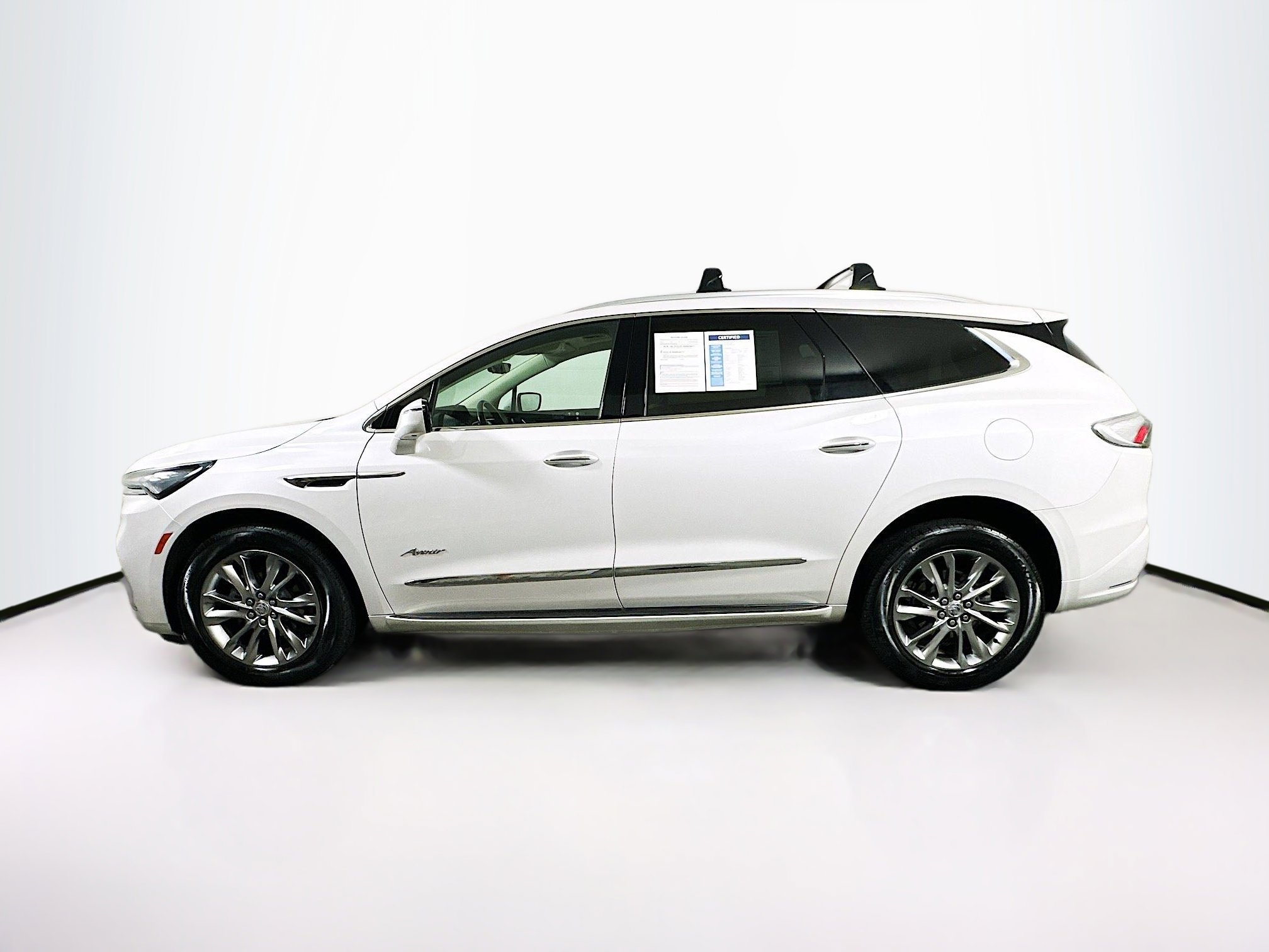 2023 Buick Enclave Avenir photo 3