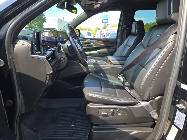 2024 Cadillac Escalade ESV Luxury photo 2