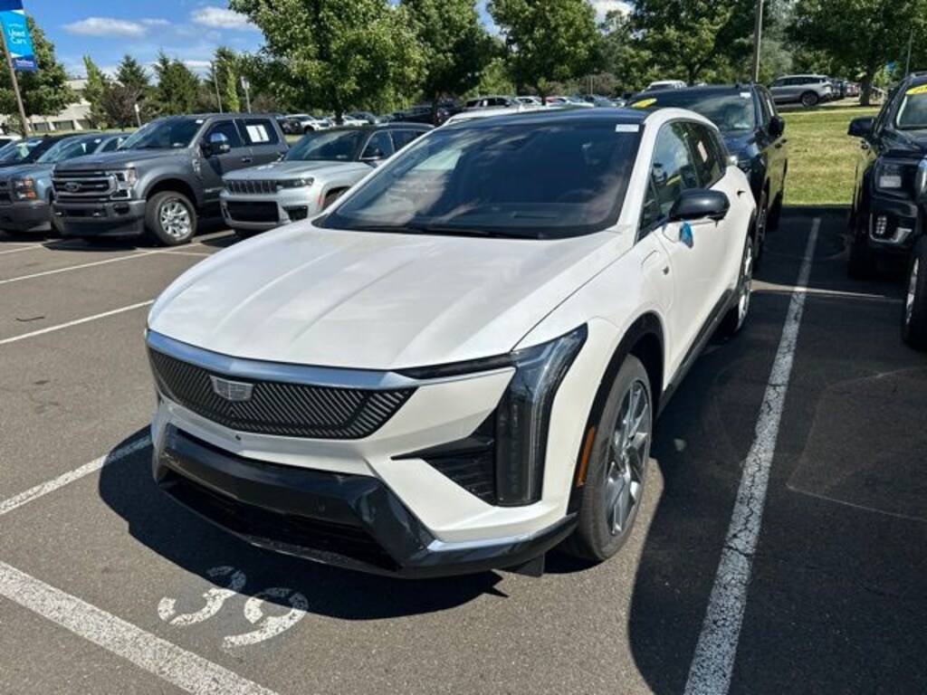 Certified 2025 CADILLAC OPTIQ Luxury 2 SUV
