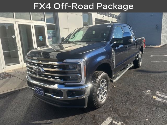 2023 Ford F-350 Lariat photo 2
