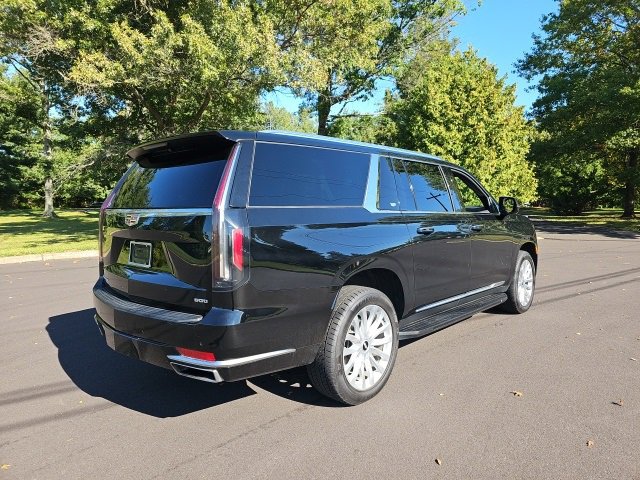 2024 Cadillac Escalade ESV Luxury photo 3