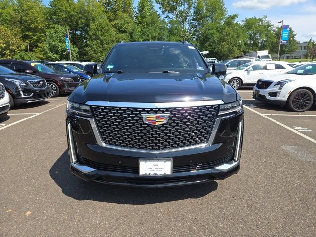 2024 Cadillac Escalade ESV Luxury photo 2