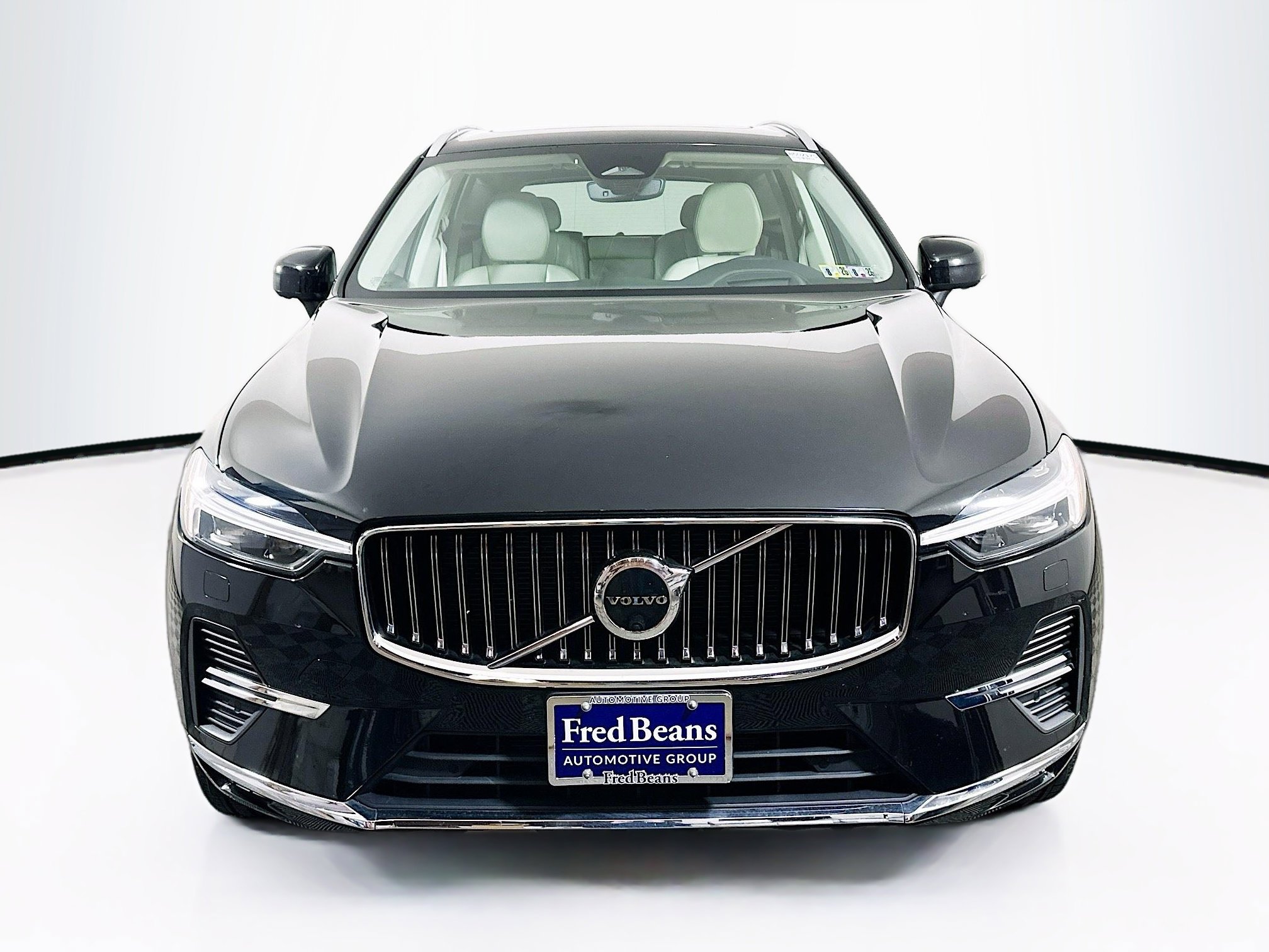 2022 Volvo XC60 B5 Inscription photo 2