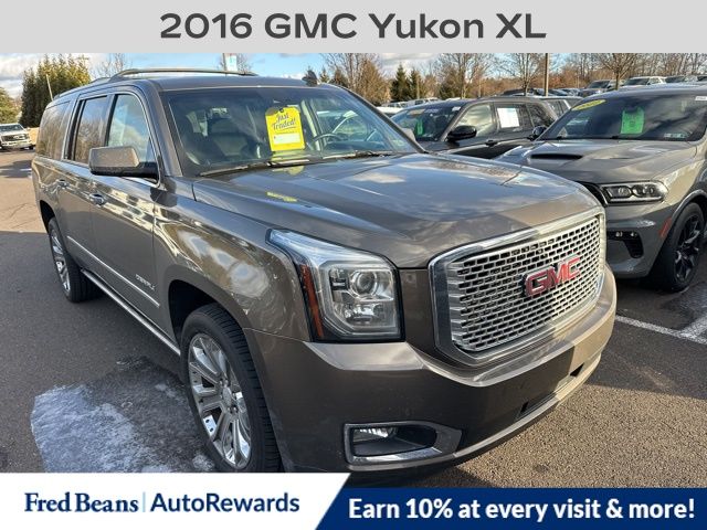 2016 GMC Yukon XL Denali's photo