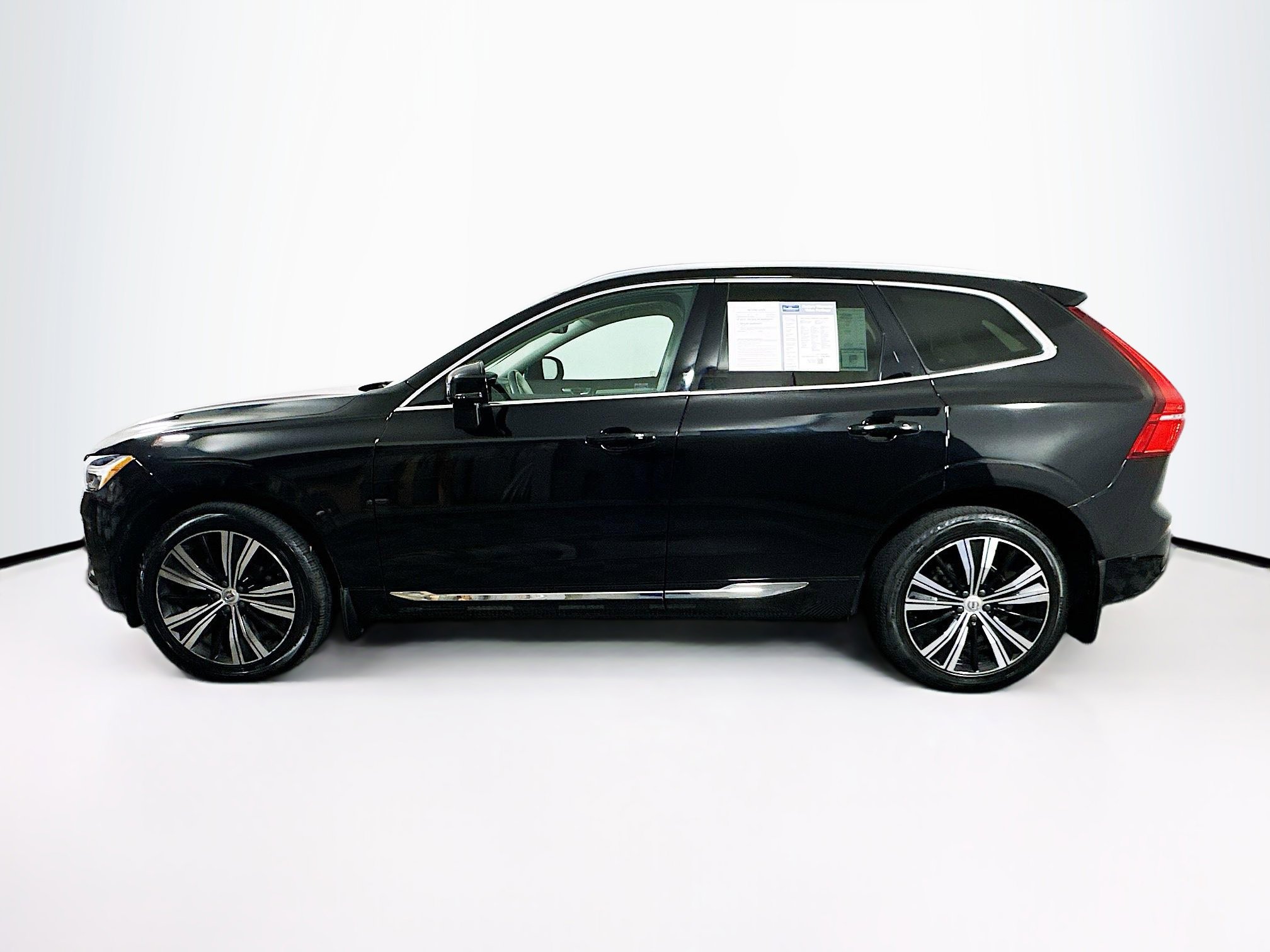 2022 Volvo XC60 B5 Inscription photo 3