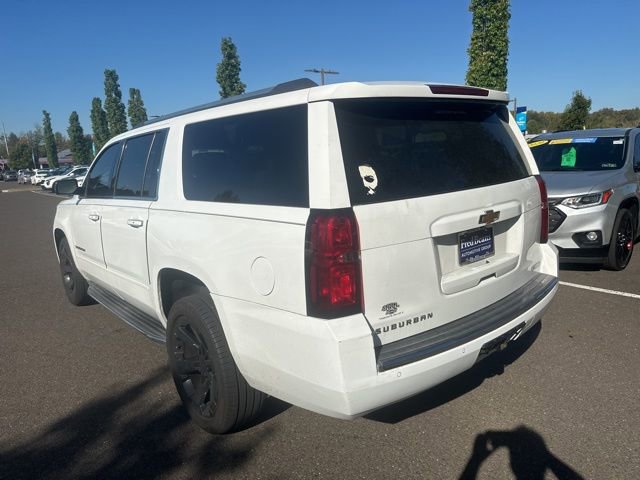 2017 Chevrolet Suburban Premier photo 4