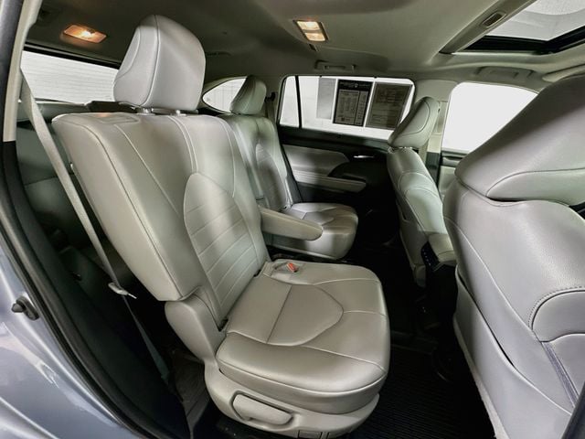 2022 Toyota Highlander XLE - Photo 33