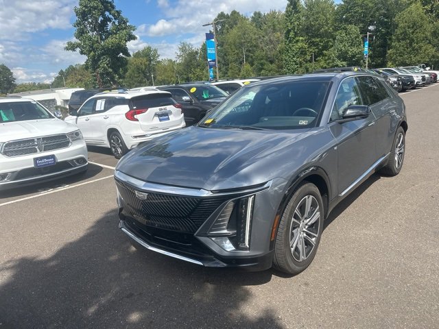 2023 Cadillac Lyriq Luxury photo 3