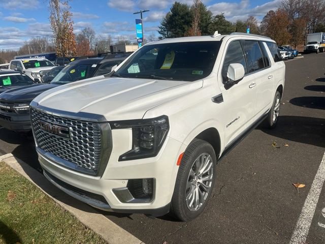 2022 Gmc Yukon XL Denali photo 2