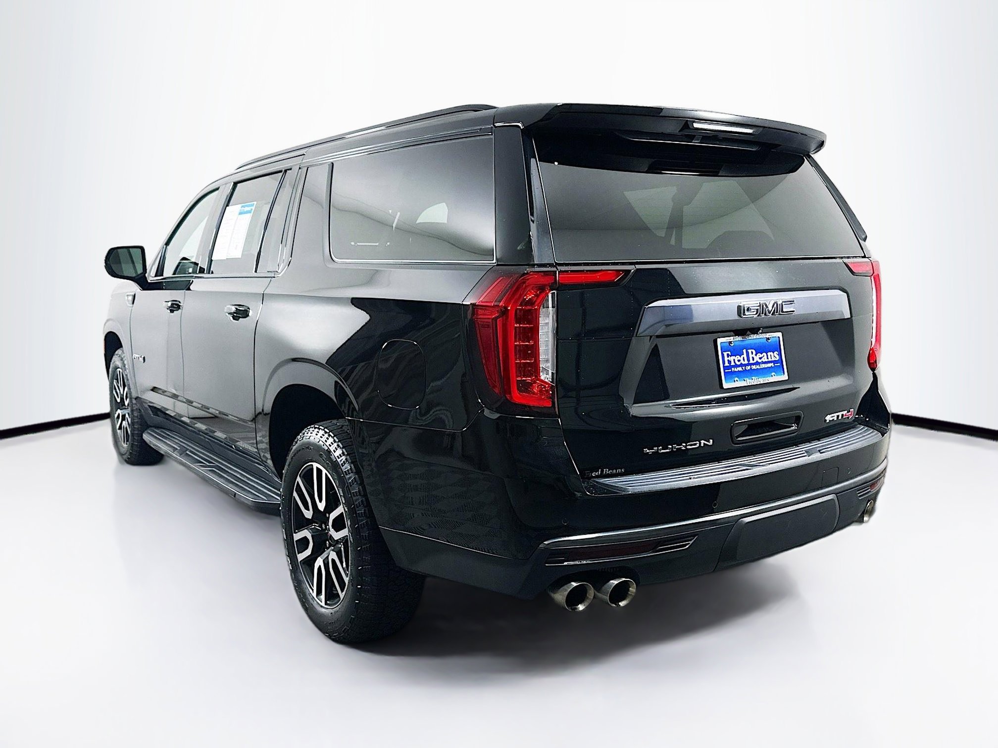 2022 Gmc Yukon XL AT4 photo 4