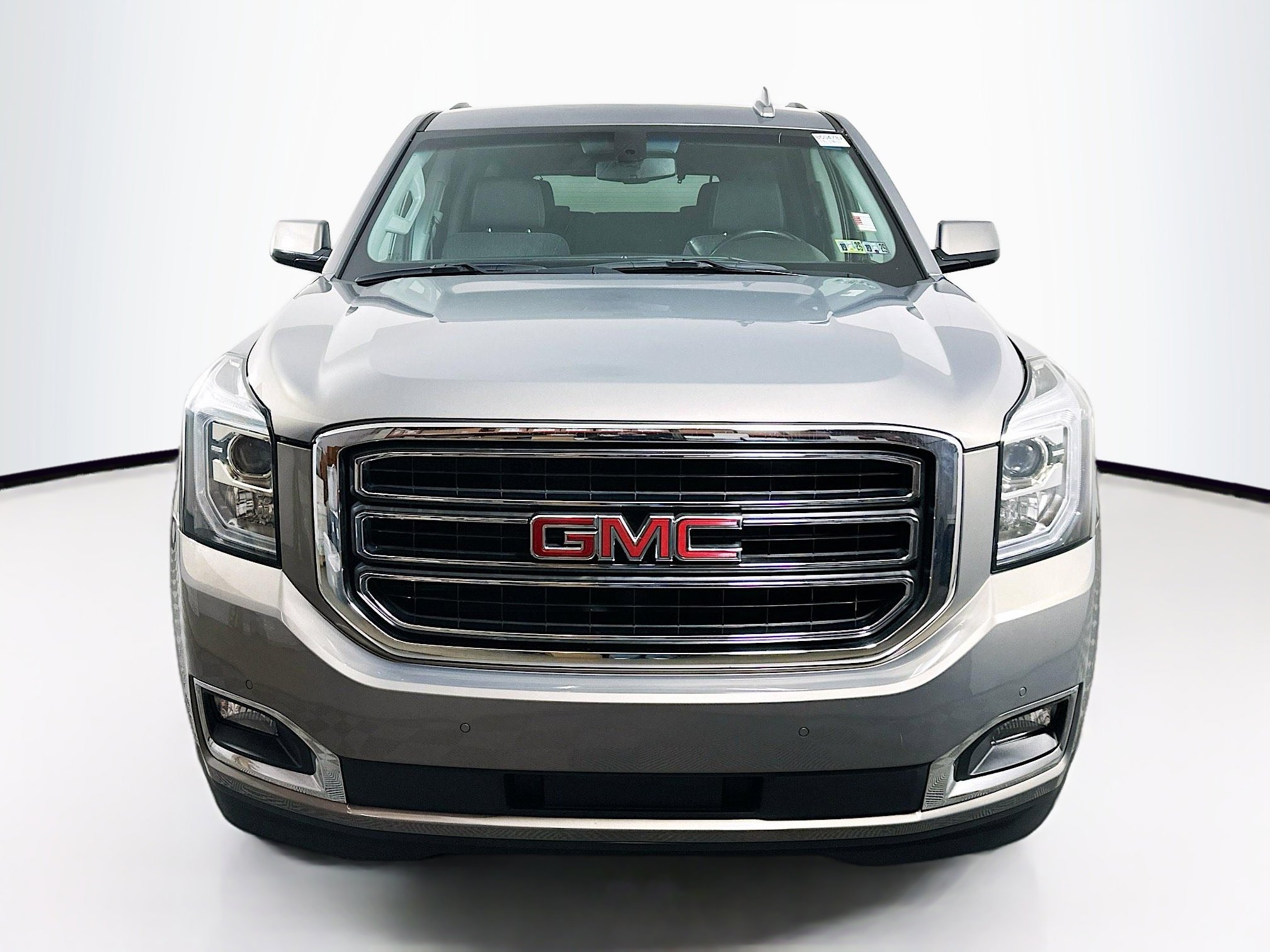 2019 Gmc Yukon SLE photo 2