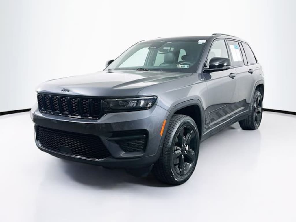 Used 2023 Jeep Grand Cherokee Altitude SUV