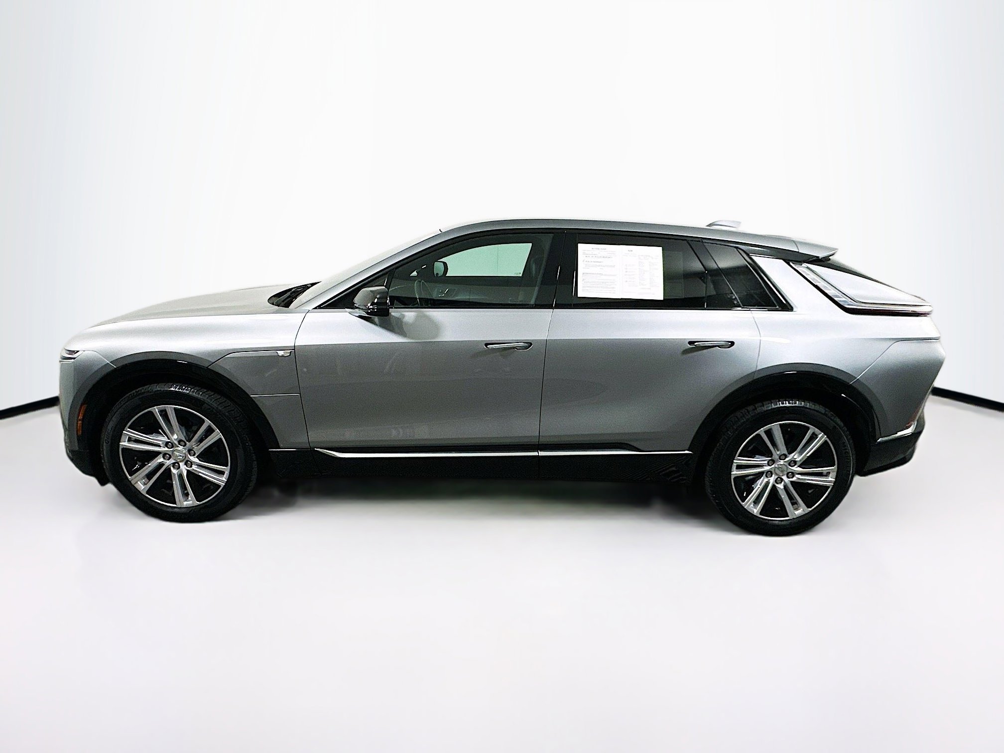 2024 Cadillac Lyriq Tech photo 4
