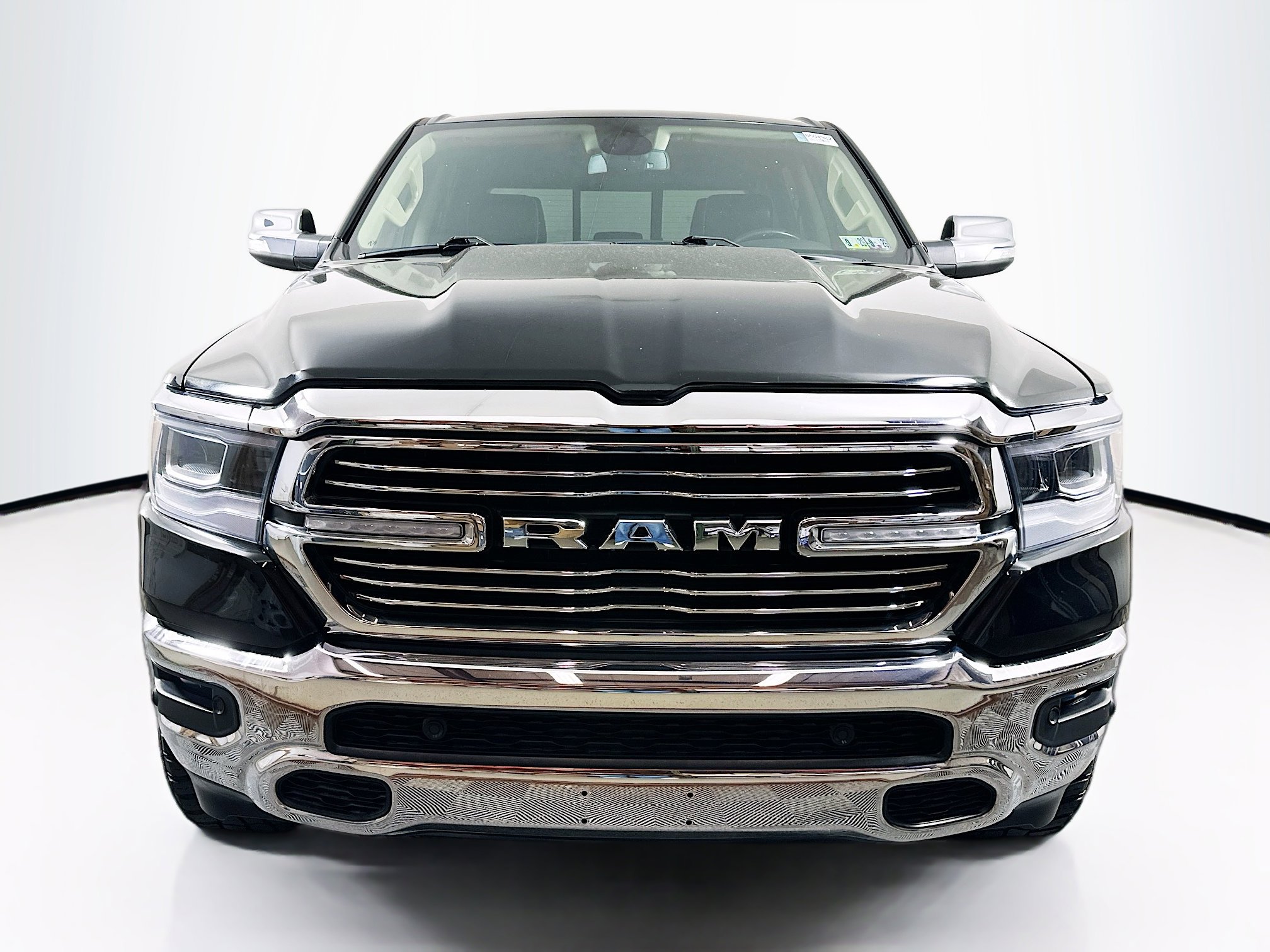 2019 Ram 1500 Laramie photo 2