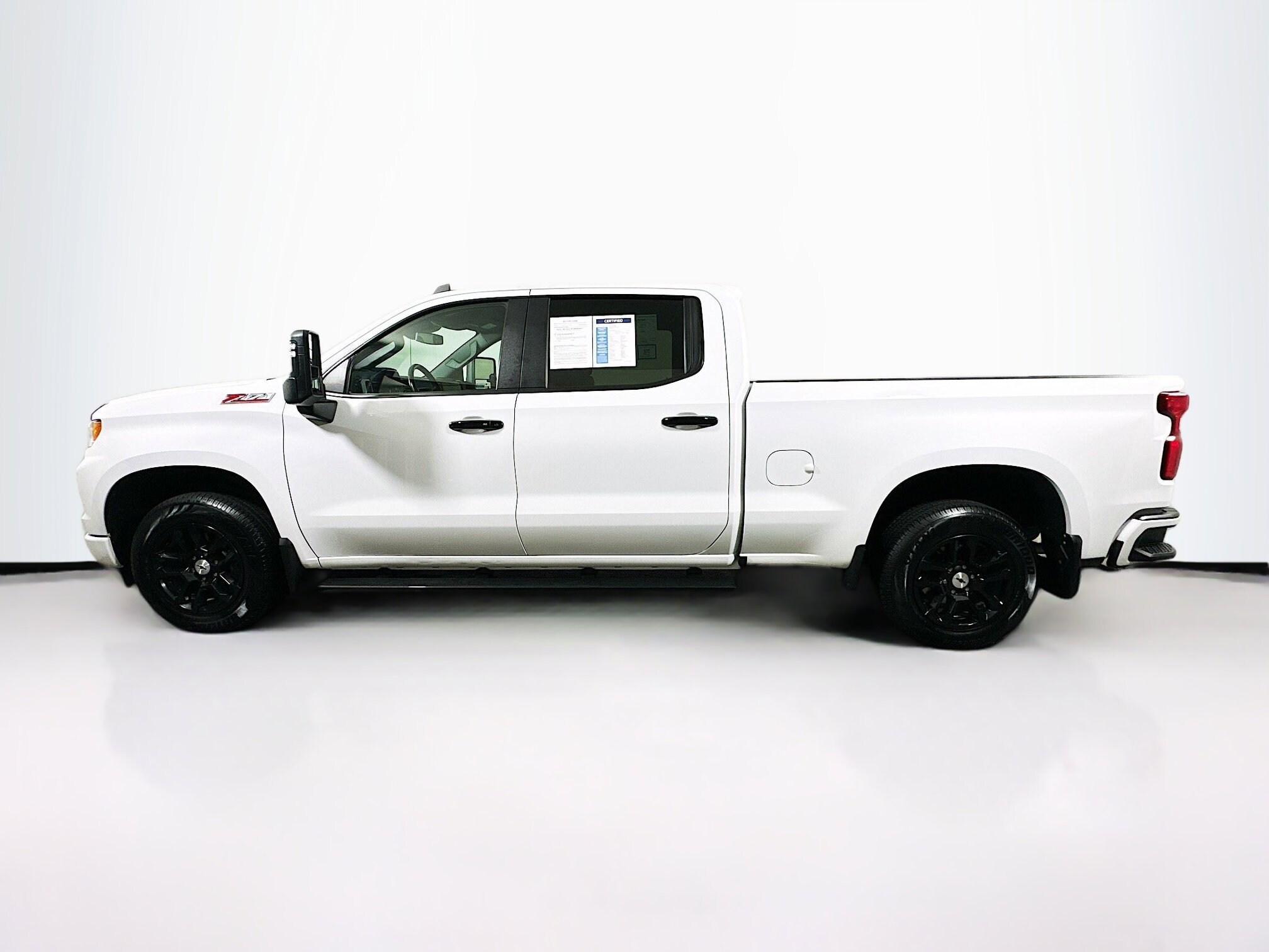 2023 Chevrolet Silverado 1500 RST photo 2