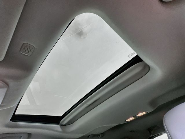 2022 Toyota Highlander XLE - Photo 26
