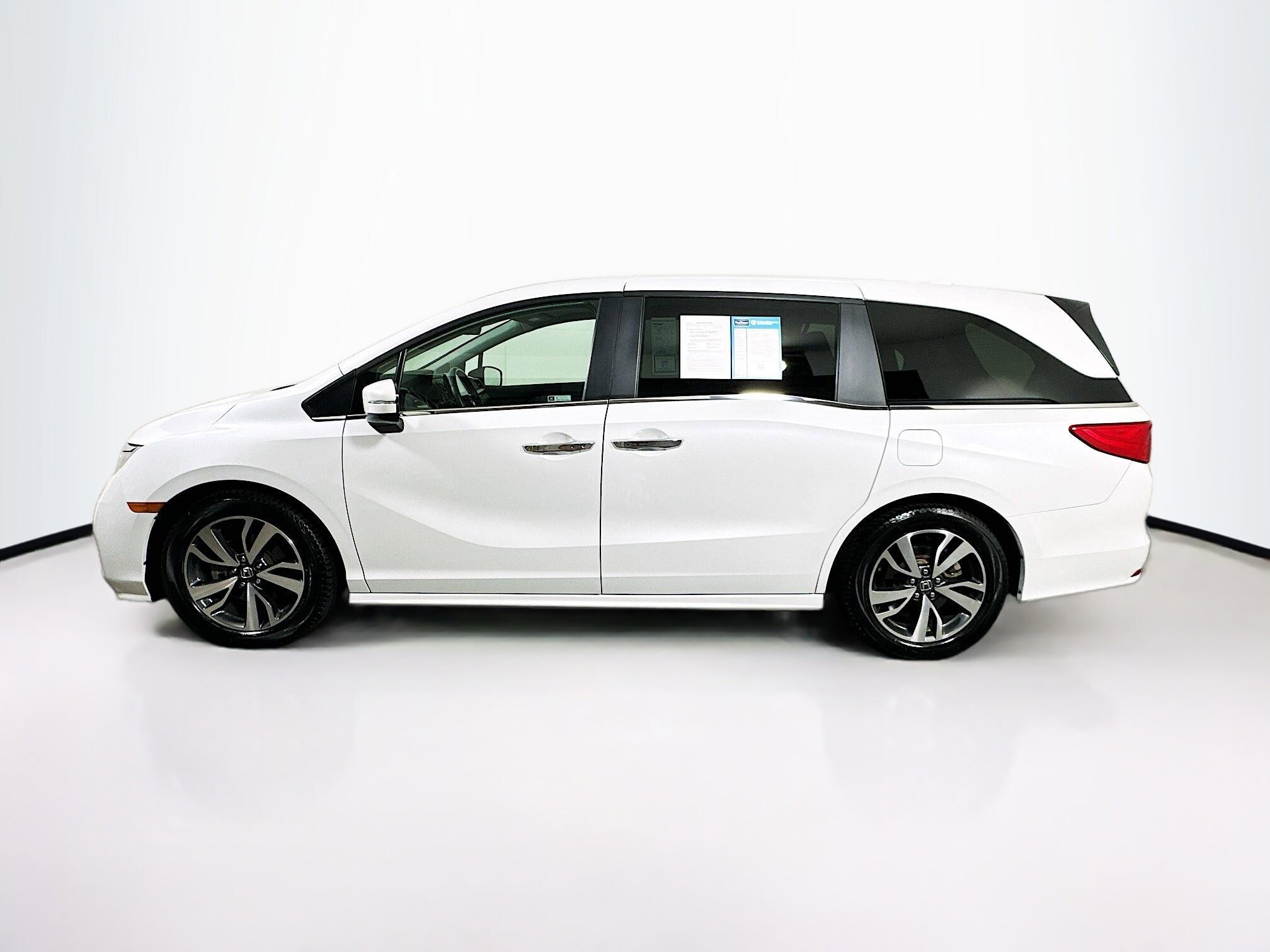 2022 Honda Odyssey Touring photo 4