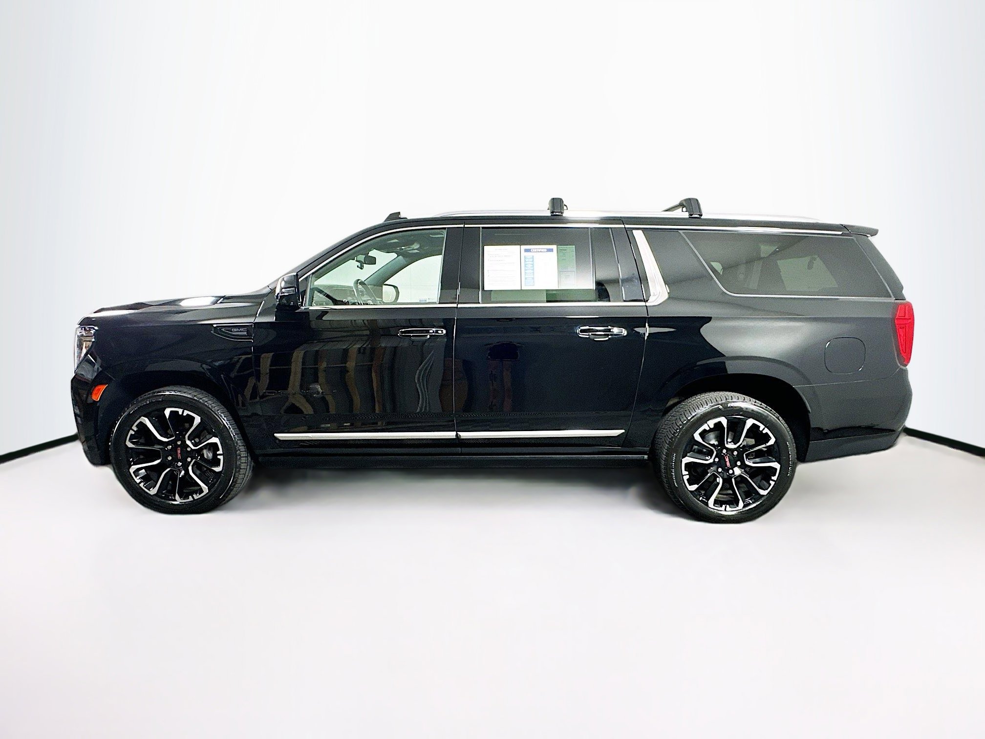 2022 Gmc Yukon XL Denali photo 2