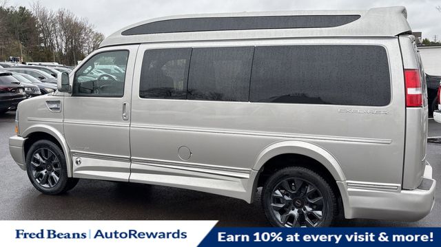 2025 GMC Savana Cargo Work Van - Photo 6