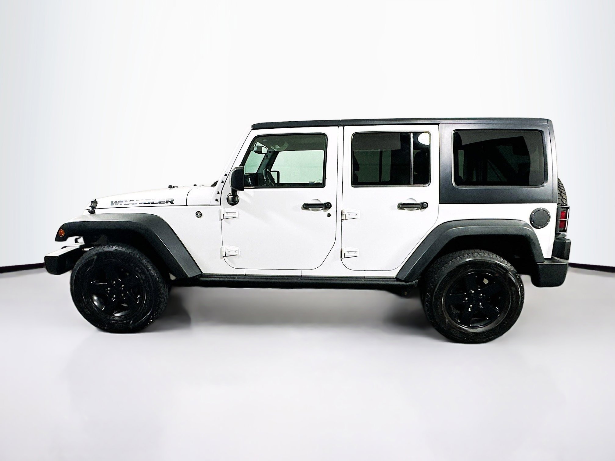 2016 Jeep Wrangler Unlimited Black Bear photo 4