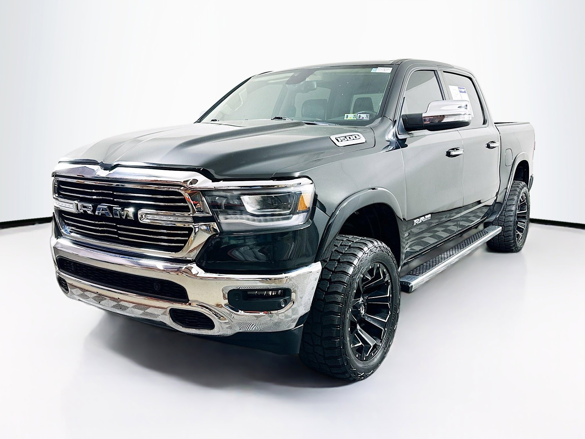 2019 Ram 1500 Laramie photo 3