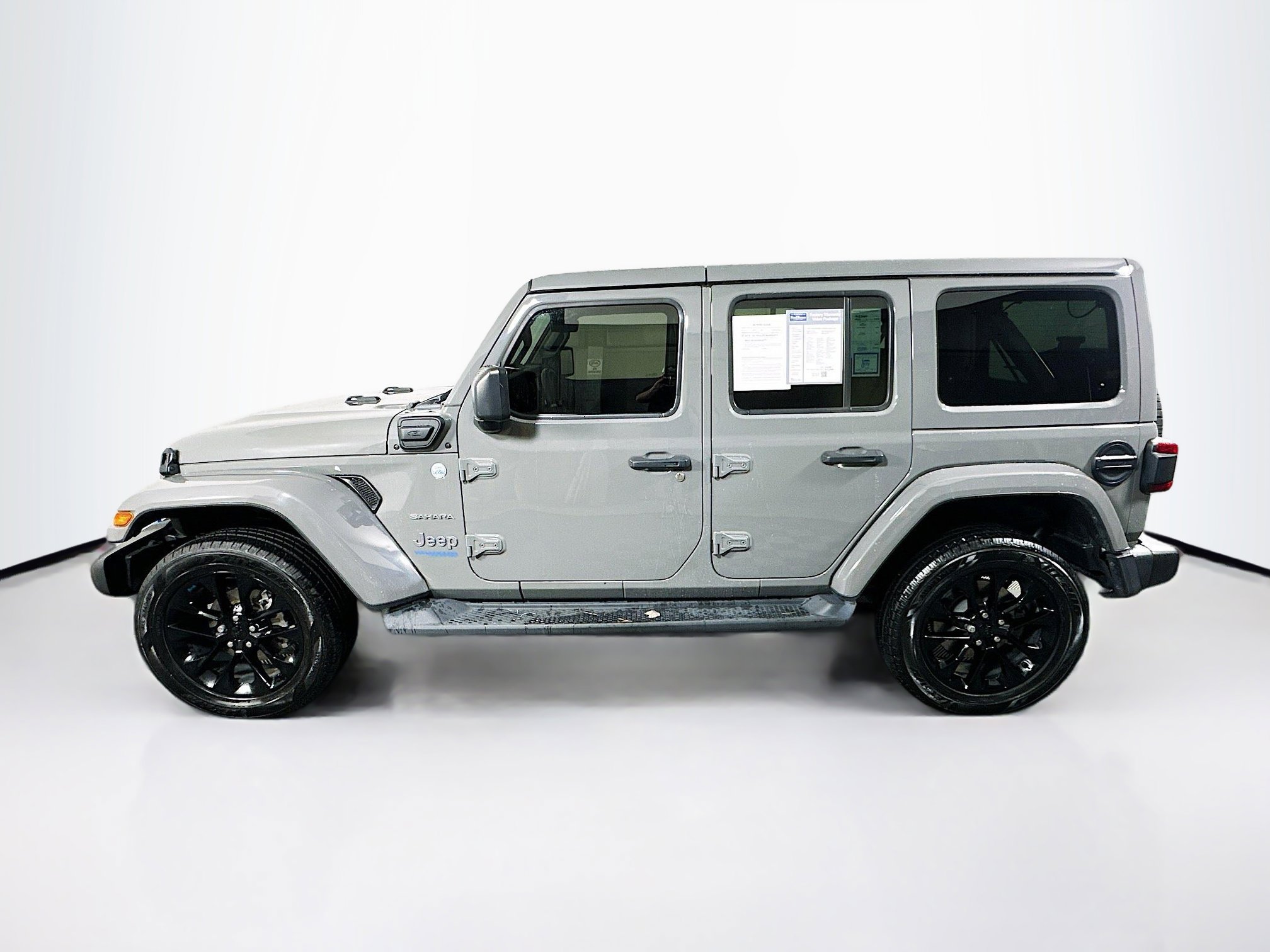 2022 Jeep Wrangler 4xe Unlimited Sahara photo 4