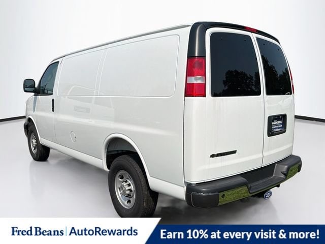 2025 Chevrolet Express Cargo Work Van - Photo 5