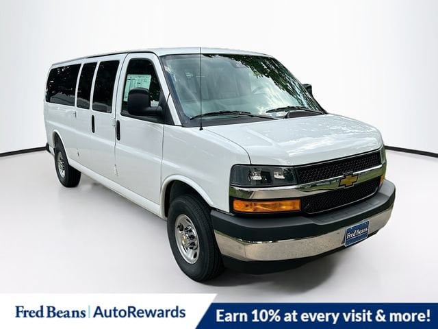 2026 Chevrolet Express 3500 LT Extended's photo