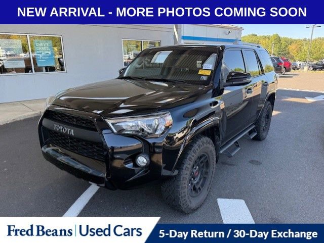 2017 Toyota 4Runner SR5 photo 2