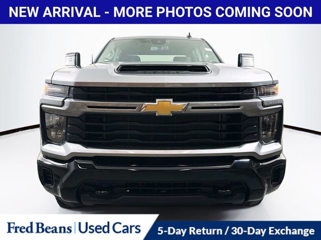 2025 Chevrolet Silverado 2500HD Custom photo 2