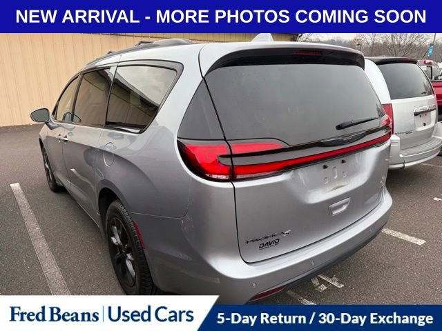 2021 Chrysler Pacifica Touring L photo 4