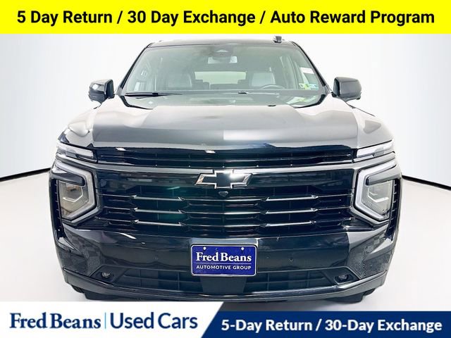 2025 Chevrolet Suburban RST photo 2