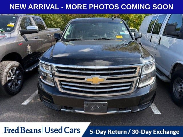 2018 Chevrolet Suburban LT photo 2